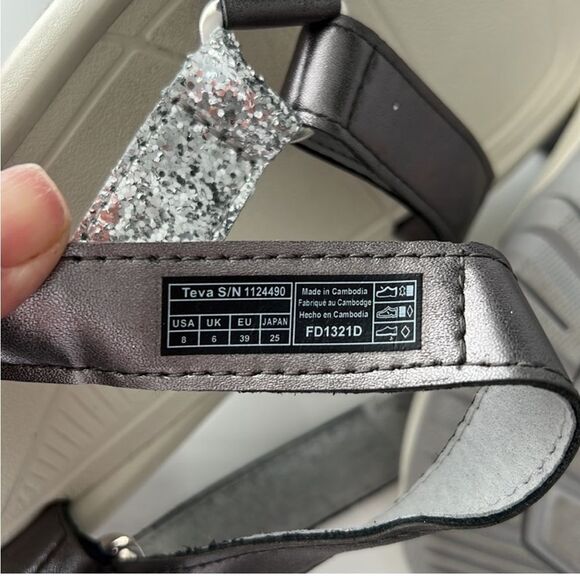 Teva Hurricane Christian Cowan Silver Glitter and White Sandals size 8 - Picture 10 of 10